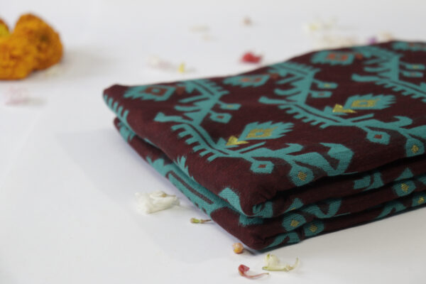 Maroon & Teal Handwoven Jamdani Saree – Artistic Elegance with Ikat Cotton Weave - Image 4