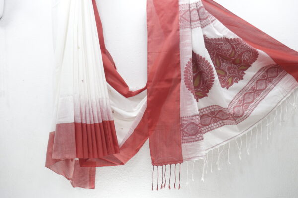 White & Rust Red Pure Bengal Handloom Cotton Saree – Traditional Elegance with Floral Motifs