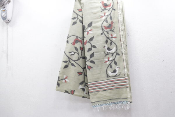 Off-White Pure Bengal Handloom Khadi Cotton Saree – Handwoven Elegance with Floral Embroidery - Image 4