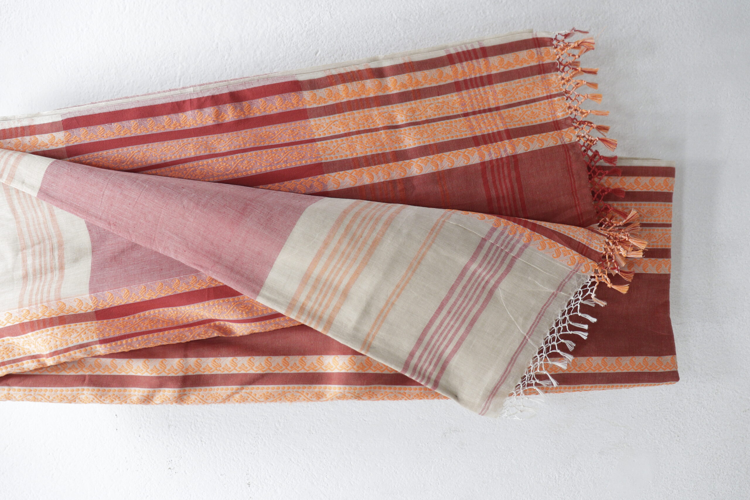 Off-White & Rust Red Pure Bengal Handloom Khadi Cotton Saree – Lightweight & Traditional Elegance - Image 3