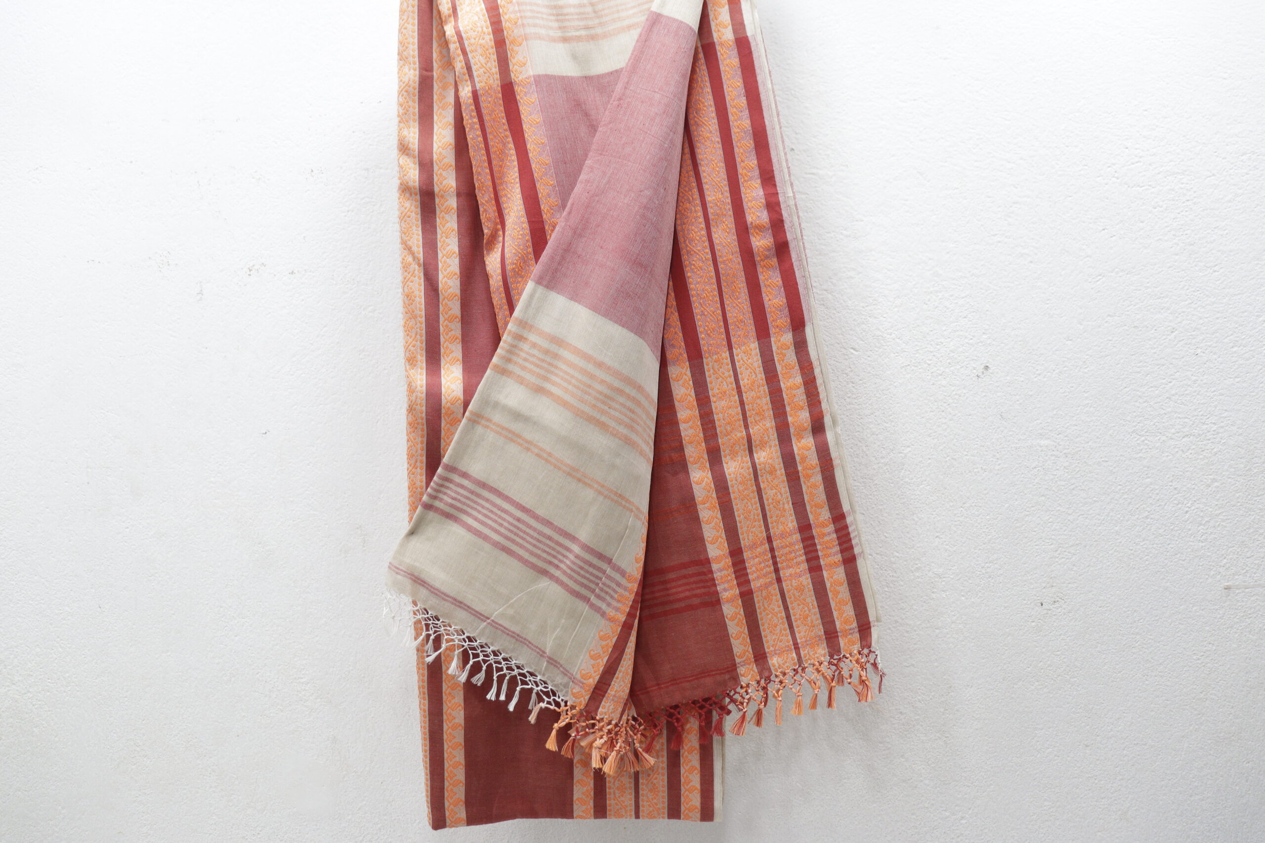 Off-White & Rust Red Pure Bengal Handloom Khadi Cotton Saree – Lightweight & Traditional Elegance - Image 4