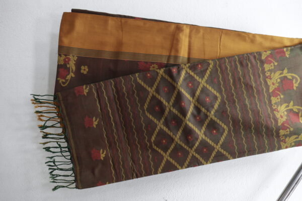 Olive Green Pure Bengal Handloom Khadi Cotton Saree – Lightweight, Soft & Elegant - Image 4
