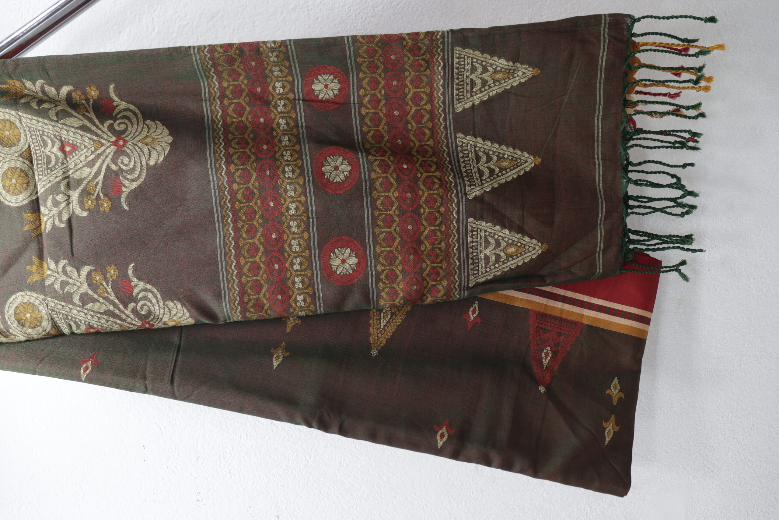 Brown & Red Pure Bengal Handloom Khadi Cotton Saree – Lightweight, Soft & Elegant - Image 2