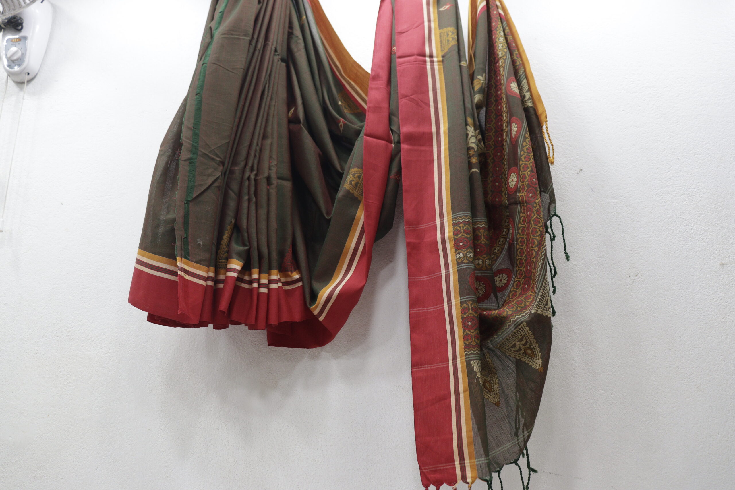 Brown & Red Pure Bengal Handloom Khadi Cotton Saree – Lightweight, Soft & Elegant