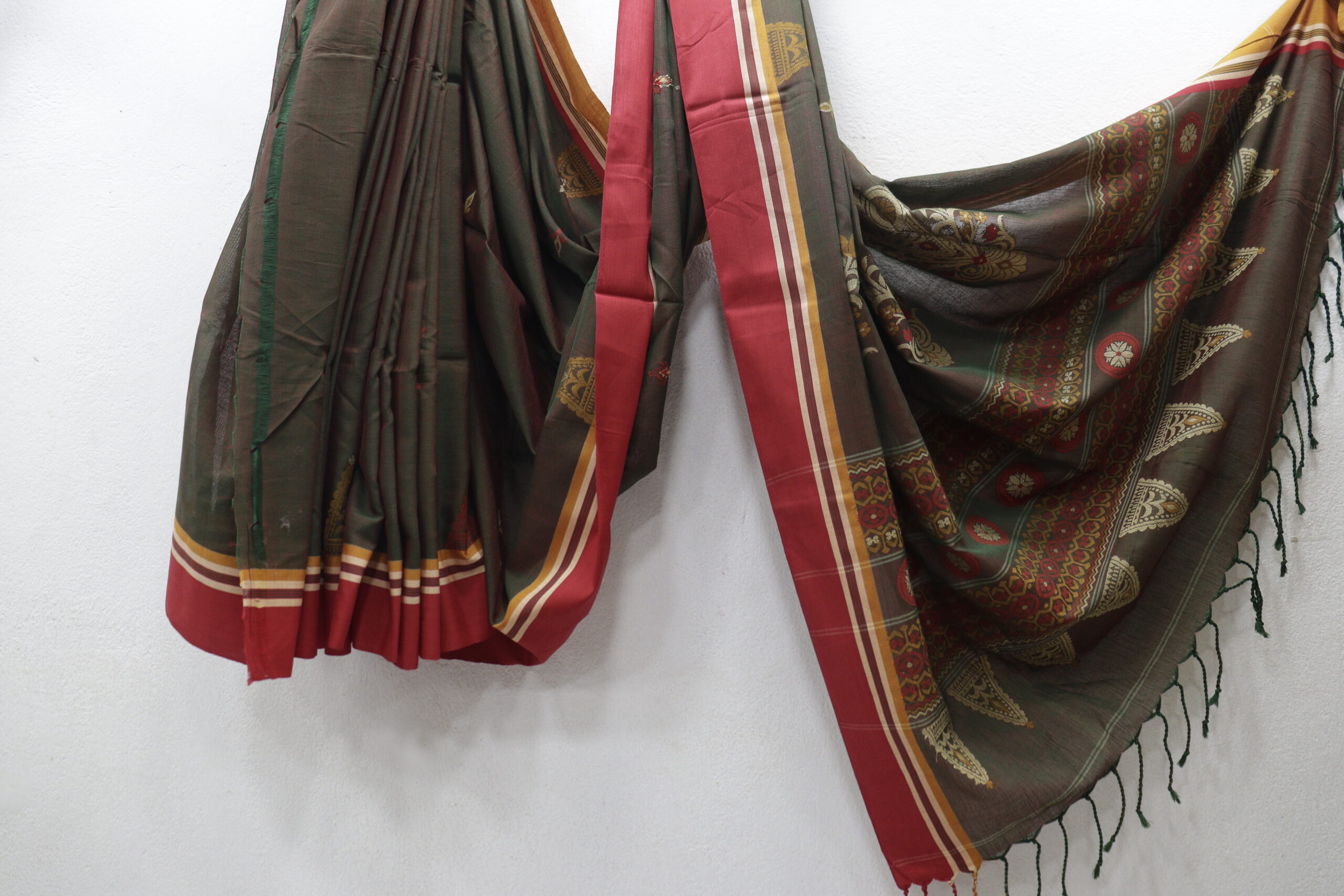 Brown & Red Pure Bengal Handloom Khadi Cotton Saree – Lightweight, Soft & Elegant - Image 4
