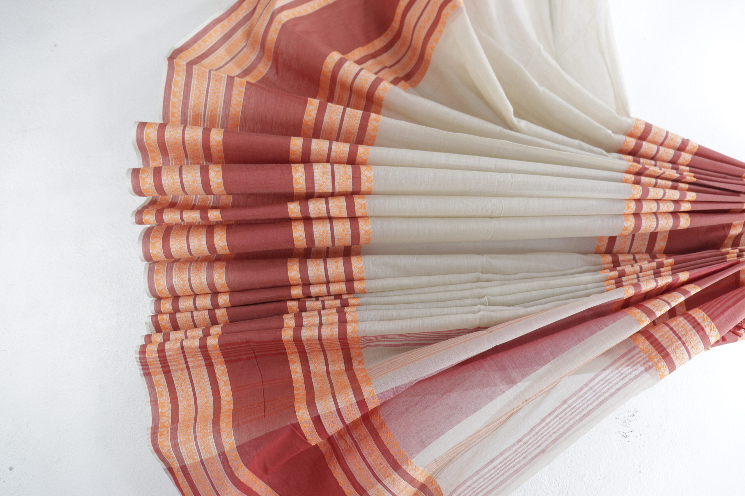 Off-White & Rust Red Pure Bengal Handloom Khadi Cotton Saree – Lightweight & Traditional Elegance - Image 2