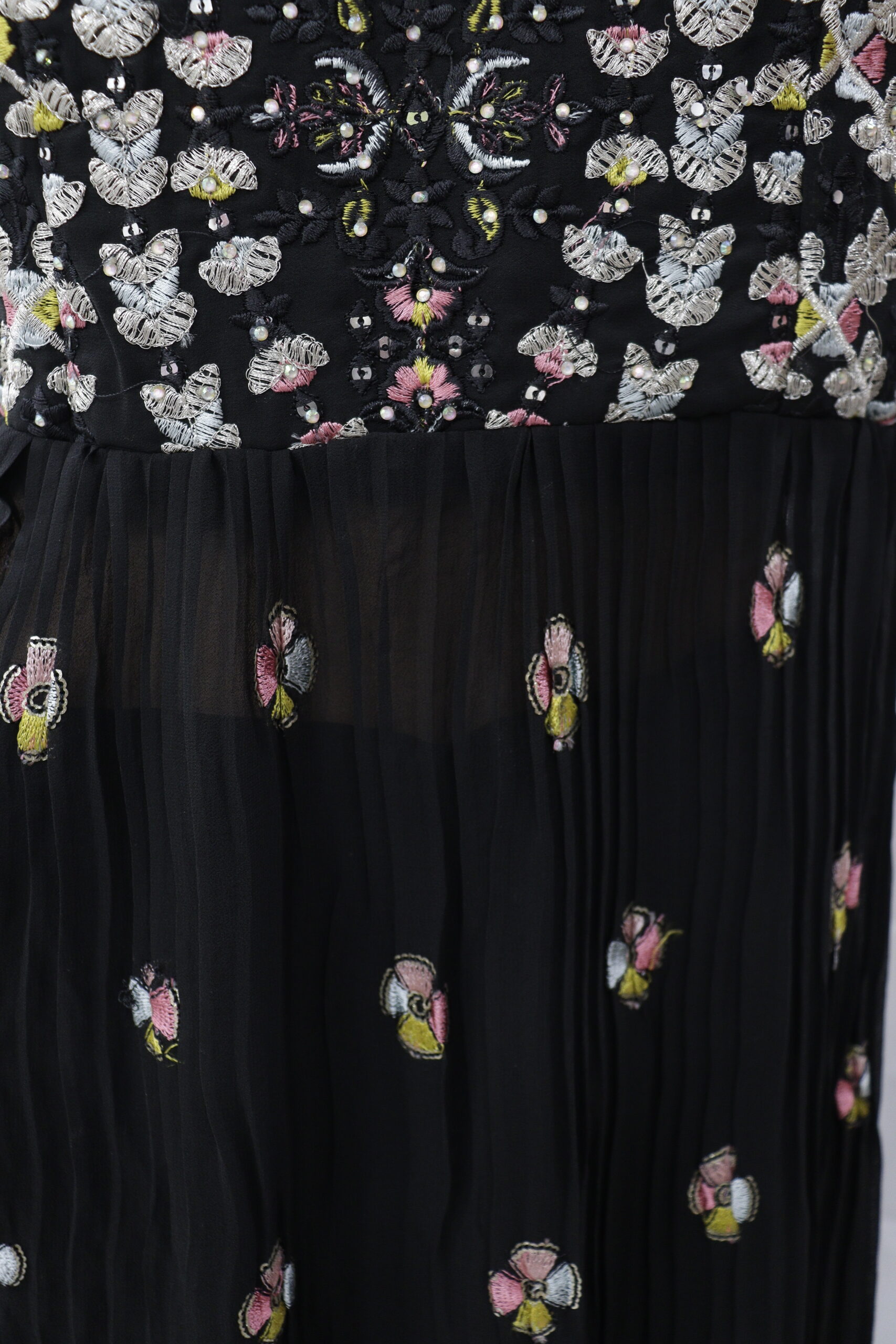 Elegant Black Floral Embroidered Chiffon Kurti Set β Timeless Beauty & Grace - Image 4