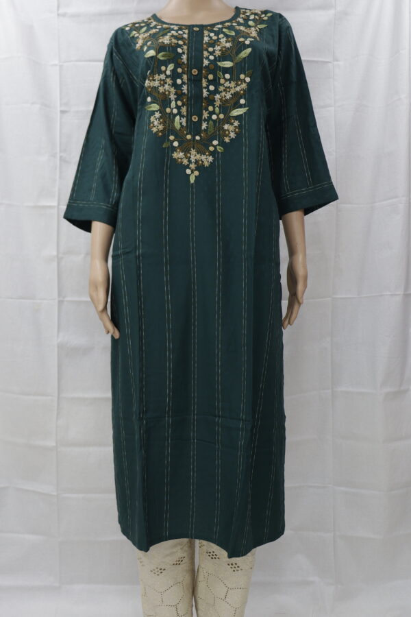 Elegant Dark Green Embroidered Kurta – A Timeless Ethnic Statement