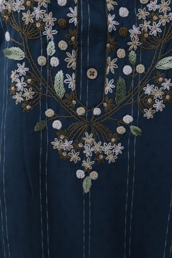 Elegant Dark Green Embroidered Kurta – A Timeless Ethnic Statement - Image 3