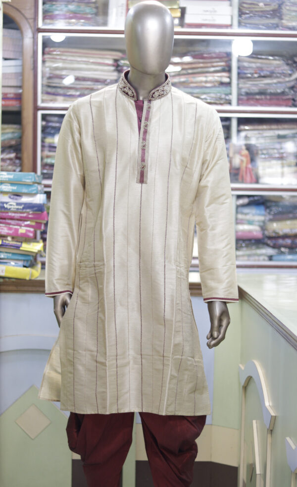 Men’s Elegant Cream Embroidered Kurta – Traditional Ethnic Wear