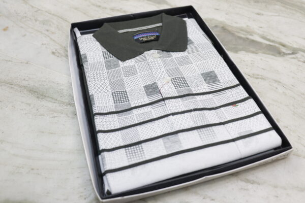 Men’s Classic Polo Shirt – Geometric Print with Black Collar