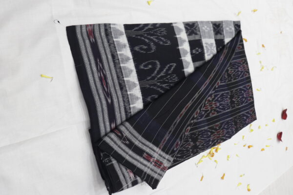 Black & White Handwoven Ikat Cotton Saree - Image 2